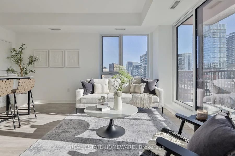 10 Oak St #1703 — photo 2
