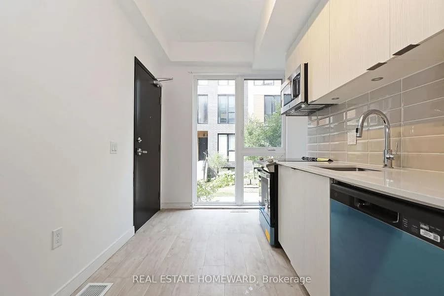 178 Clonmore Dr #16 — photo 3