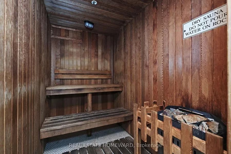 250 Wellington St W #PH31 — photo 12