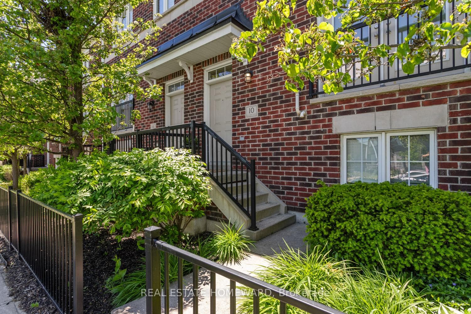 571 Longworth Avenue E 10 — Condo Townhouse for sale in Bowmanville, Clarington
