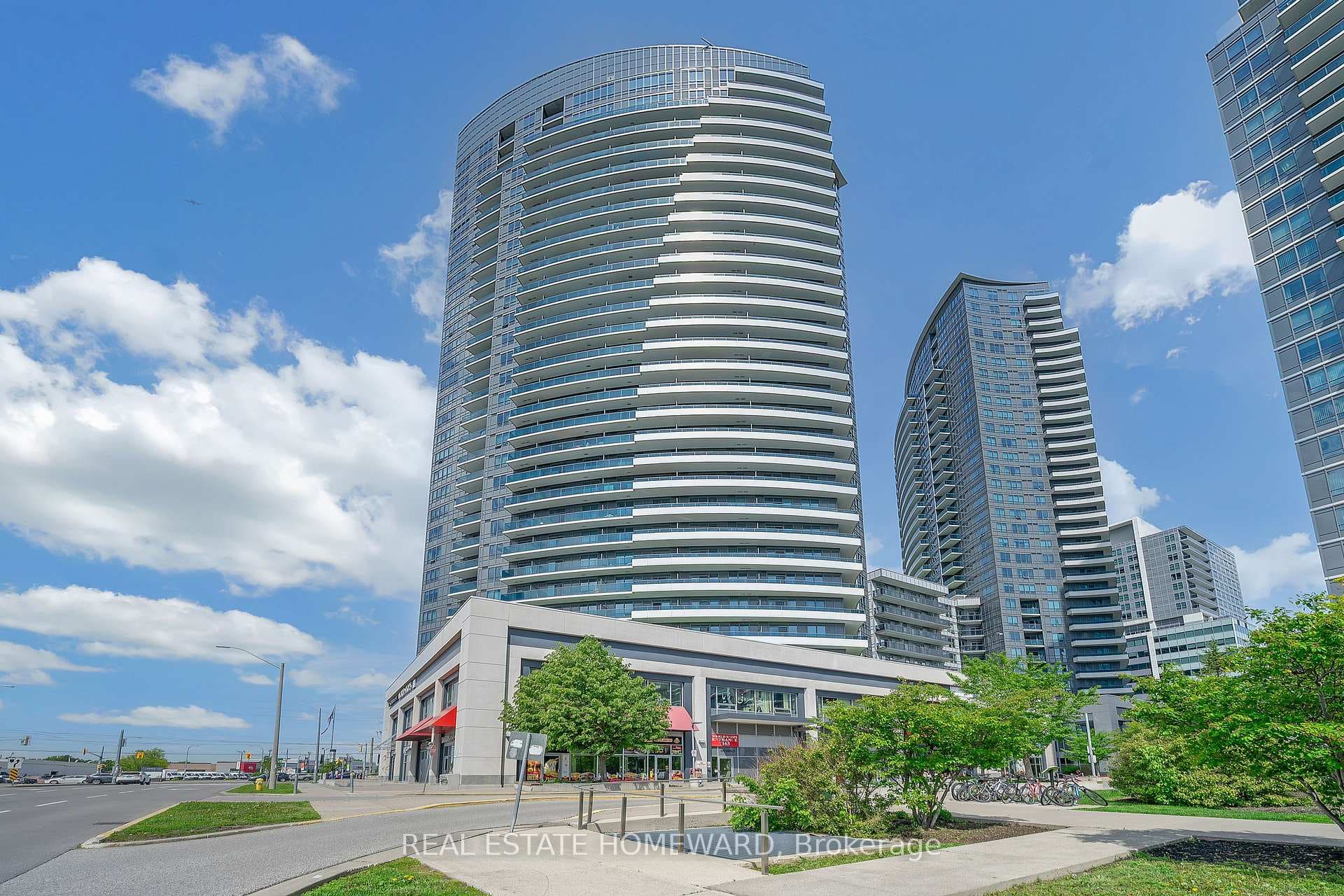 7161 Yonge Street 1525 — Condo Apartment for sale in Thornhill, Markham