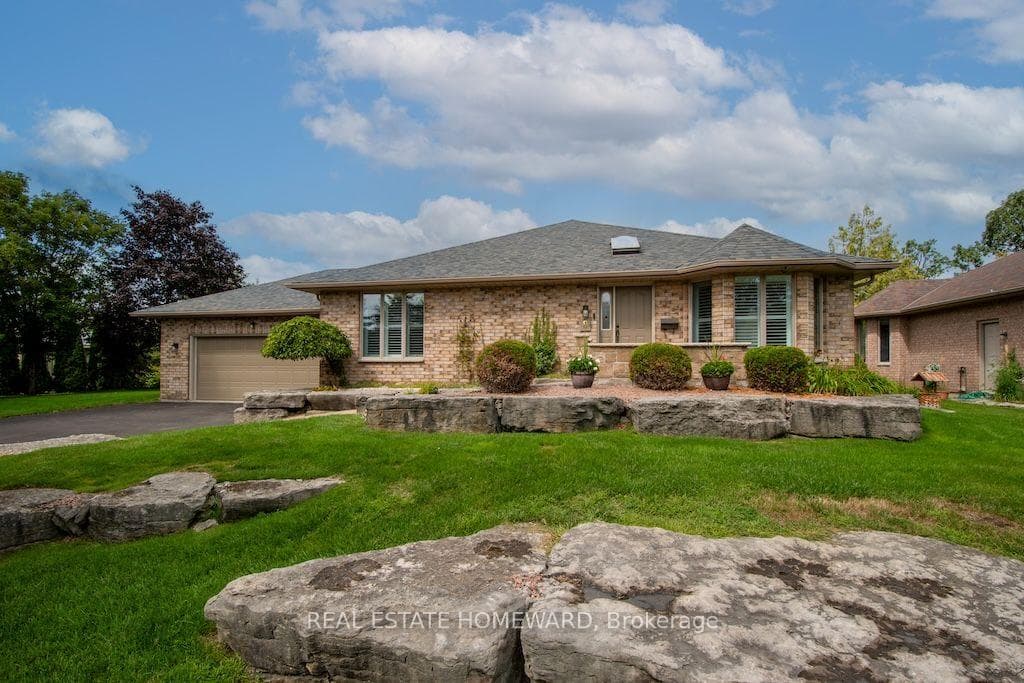 8 Island Bay Drive — Detached in Bobcaygeon, Kawartha Lakes