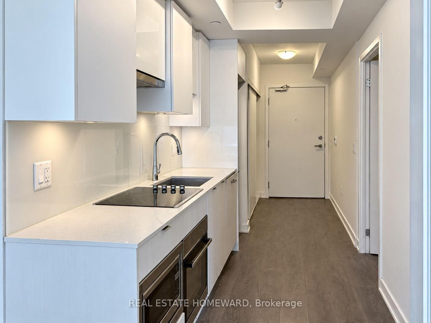 99 Broadway Avenue 1405 — Condo Apartment in Mount Pleasant West, Toronto