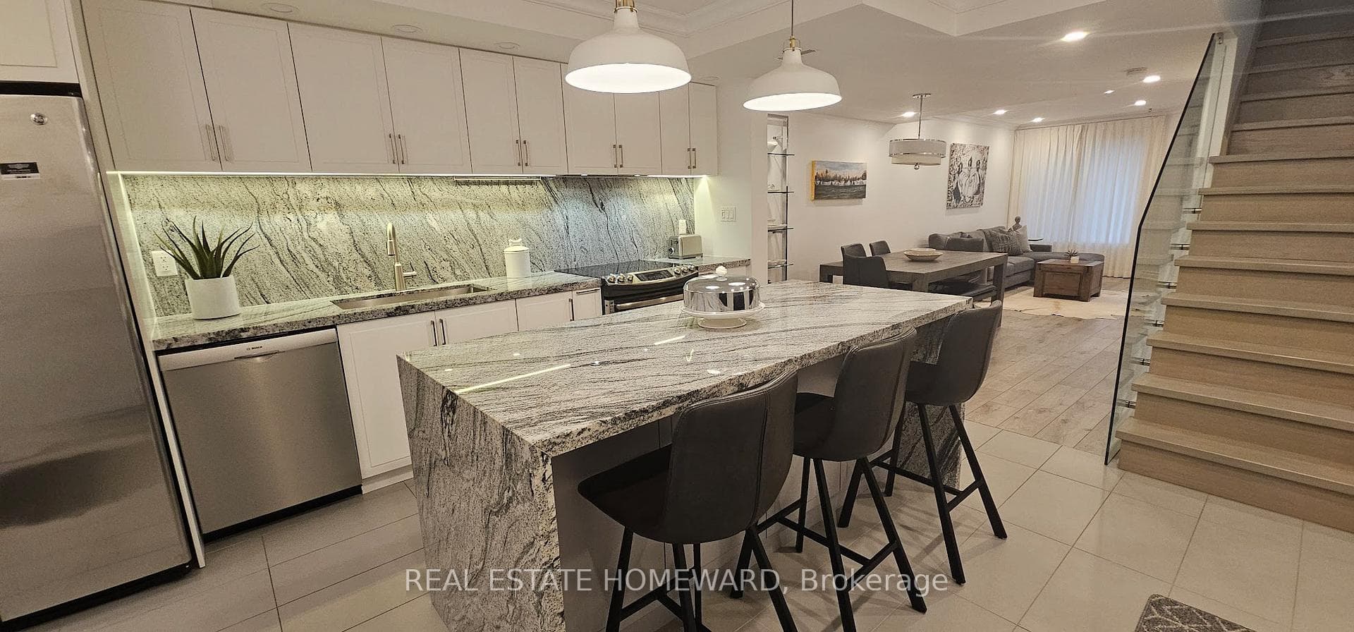122 Glen Manor Drive 5 — Condo Townhouse for sale in The Beaches, Toronto