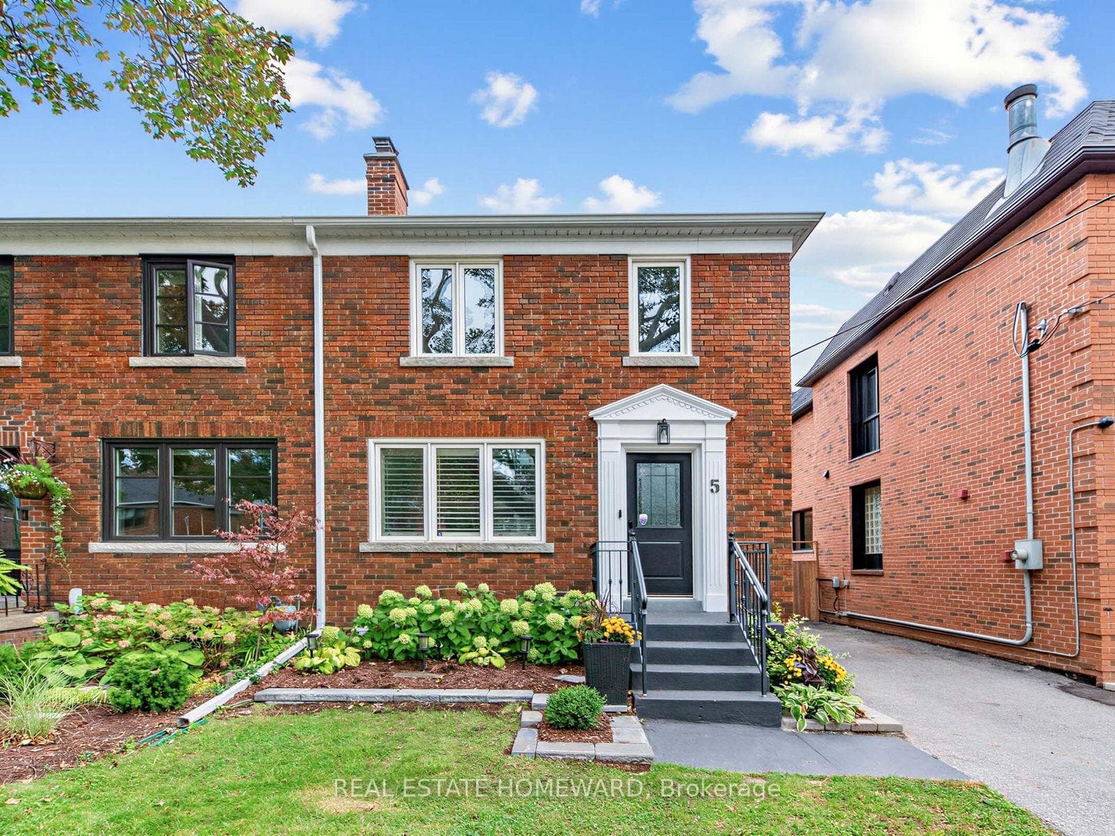 5 Beaufield Avenue — Semi-Detached in Leaside, Toronto