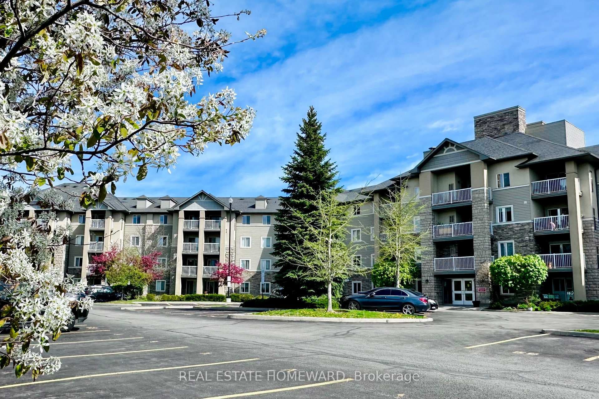 684 Warden Avenue 416 — Condo Apartment in Clairlea-Birchmount, Toronto