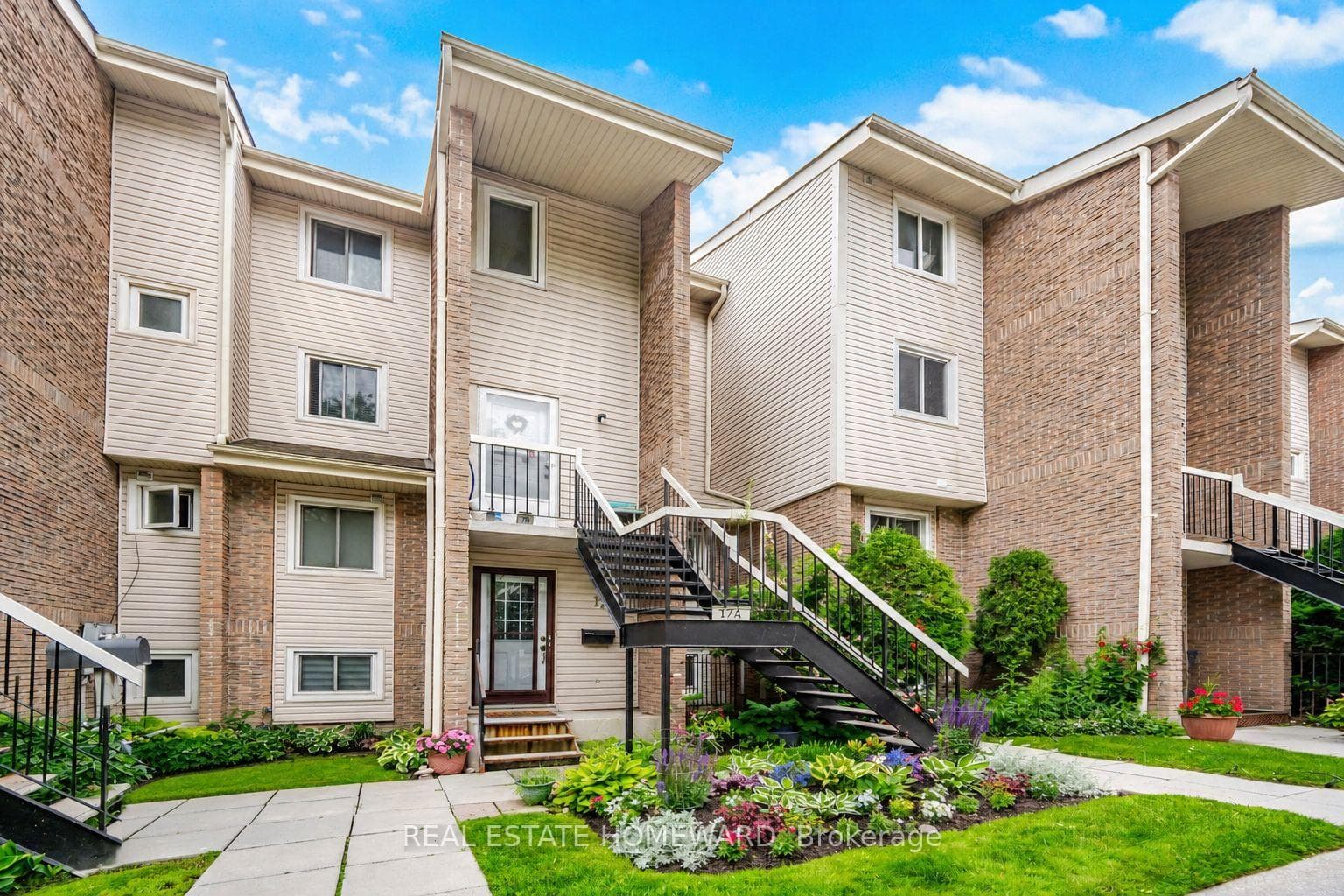 1360 Glenanna Road 17A — Condo Townhouse for sale in Liverpool, Pickering