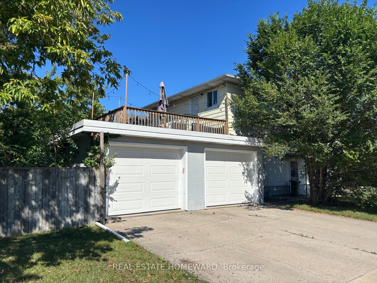 228 East 25th Street — Duplex for sale in Eastmount, Hamilton