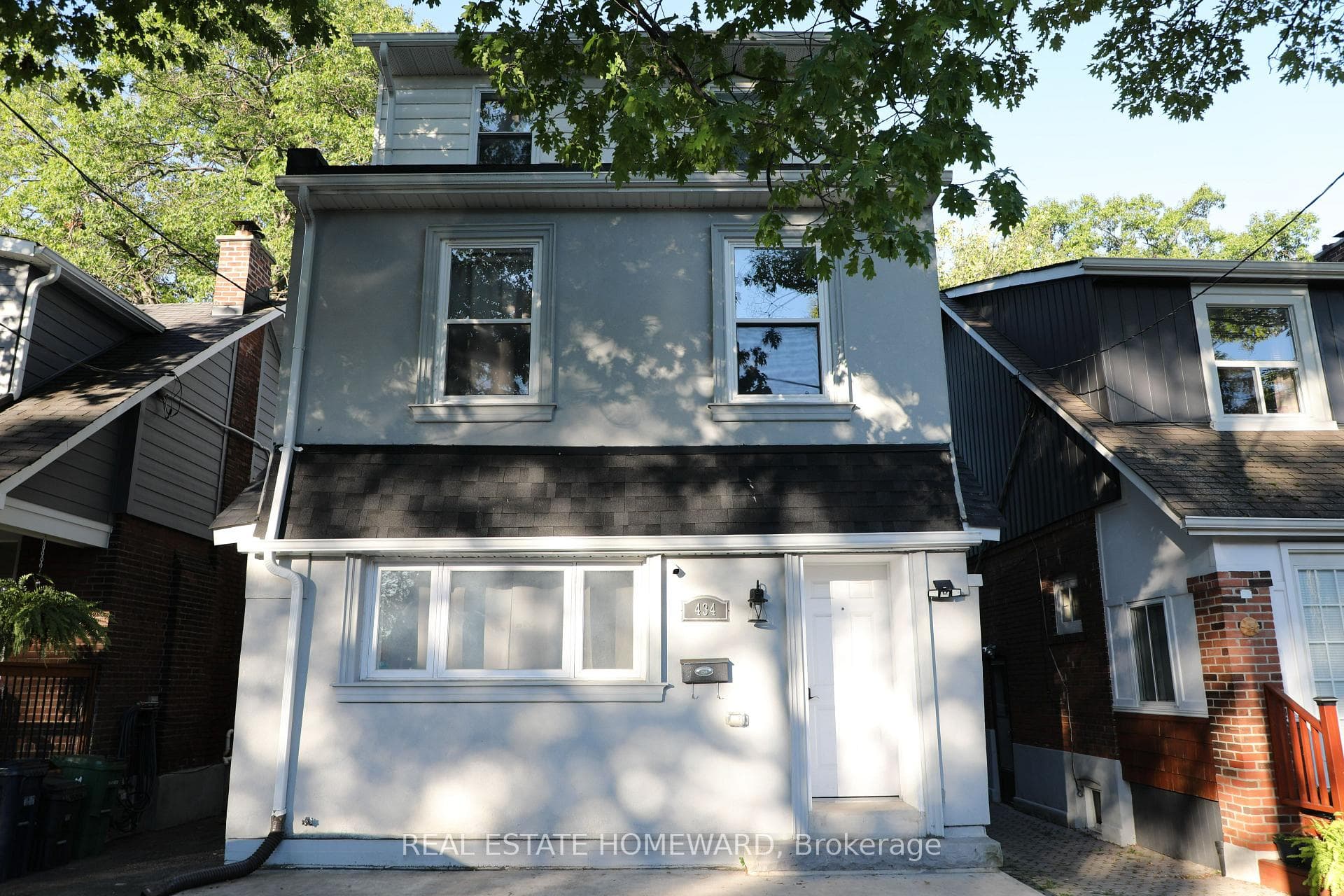 434 Victoria Park Avenue — Triplex in The Beaches, Toronto