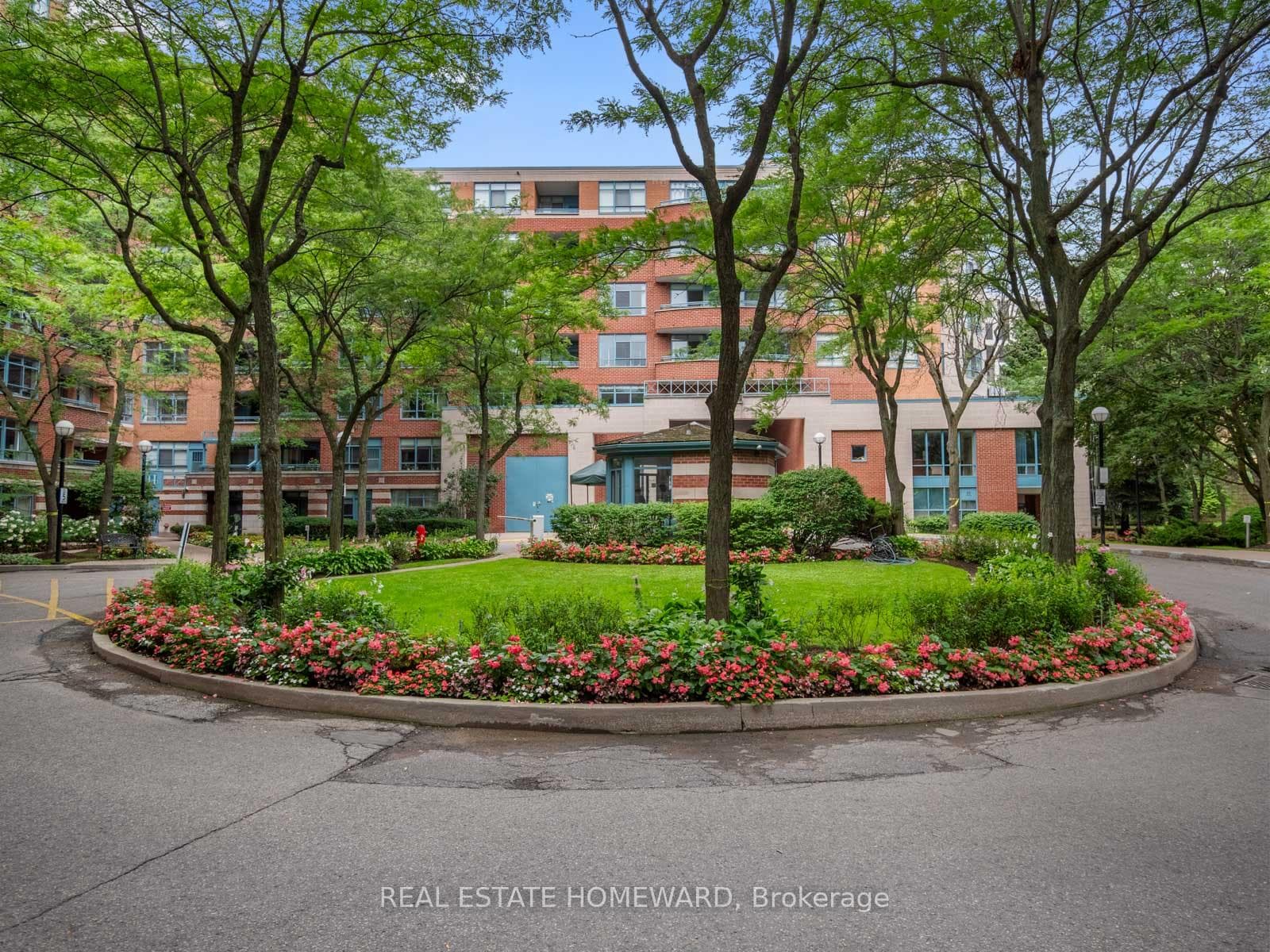 1091 Kingston Road 624 — Condo Apartment in Birchcliffe-Cliffside, Toronto