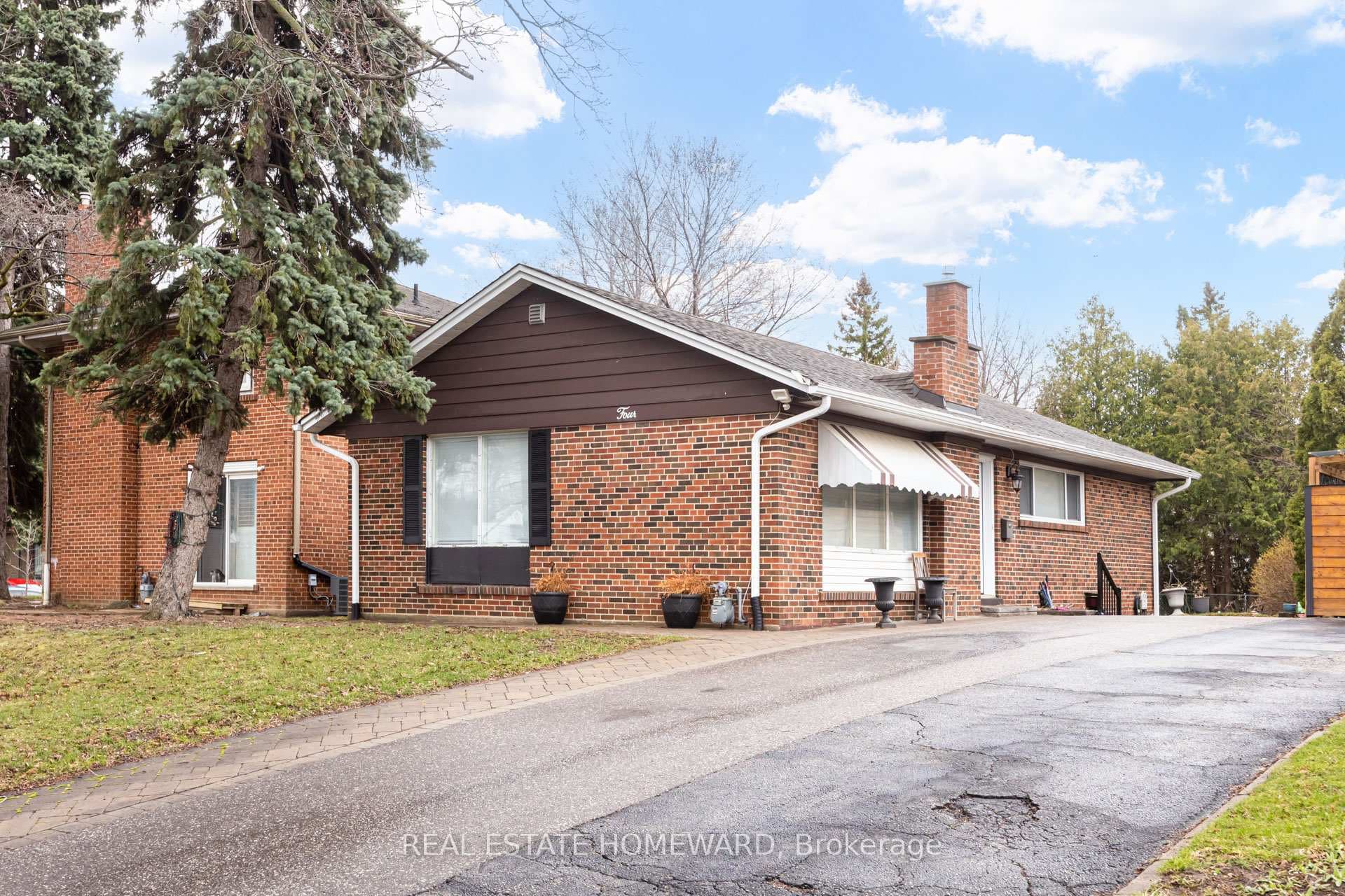 4 Moorecroft Crescent — Detached in Ionview, Toronto